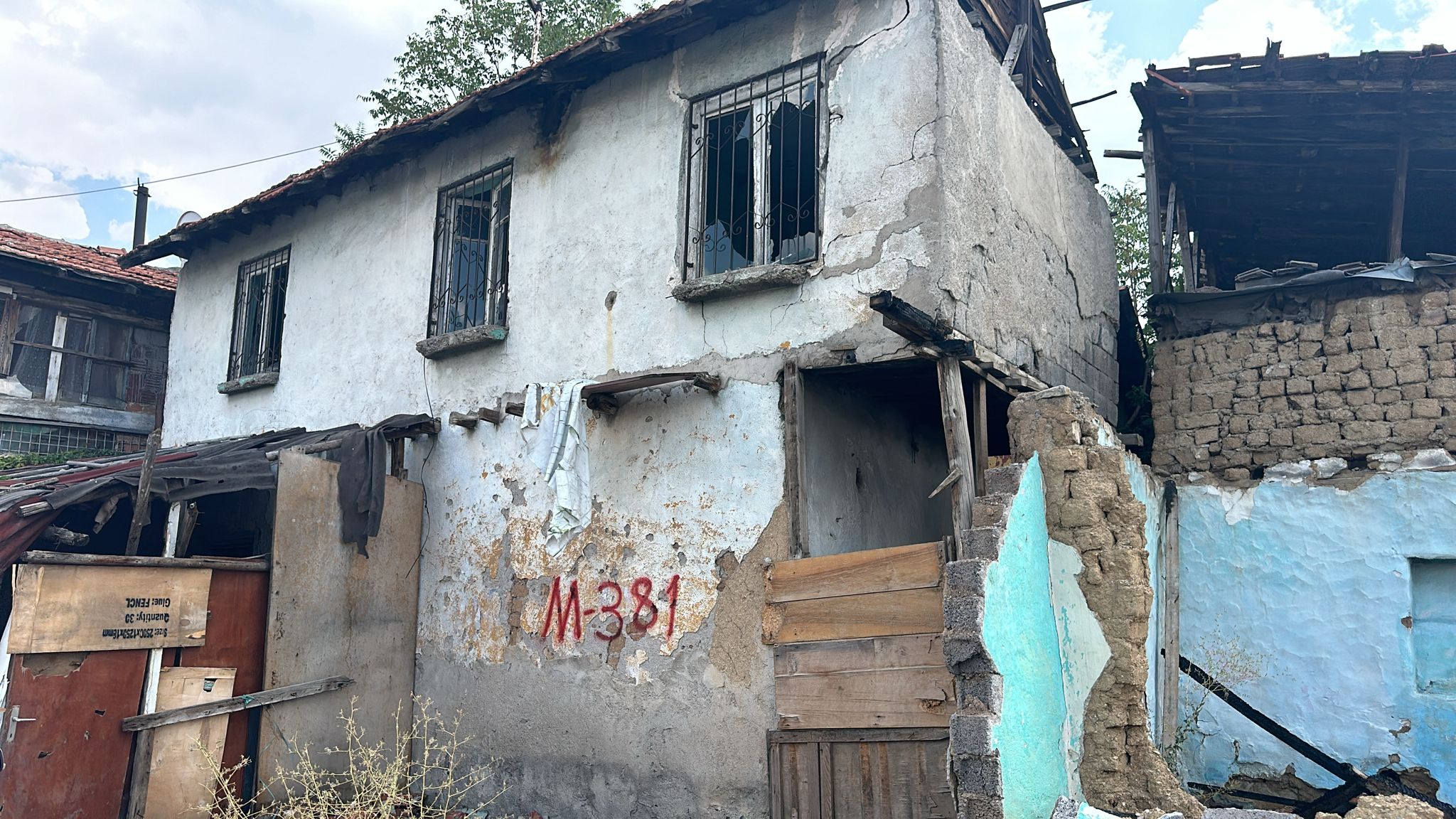 Gültepe Mahallesi 715/3.Sokak No:14 Demolition Notification