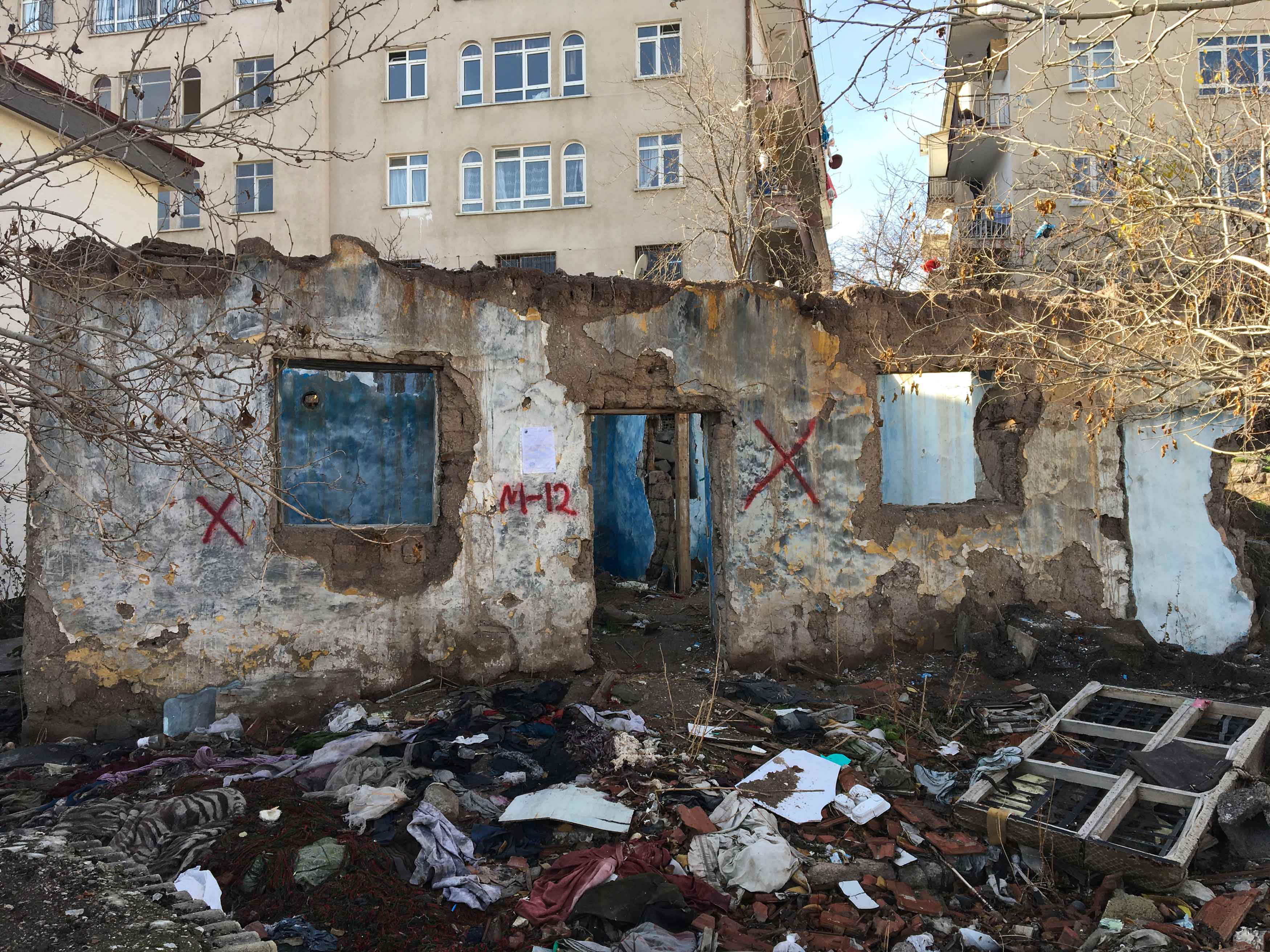 Demolition notice for the building located at Gültepe District Şayak Street No 16