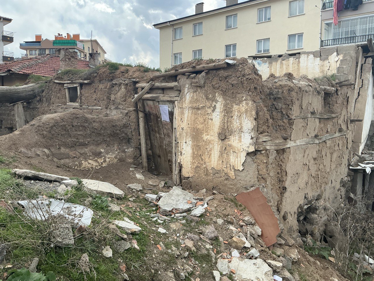 Demolition Notification next to Karapürçek Mahallesi 470 Sokak No:17/1