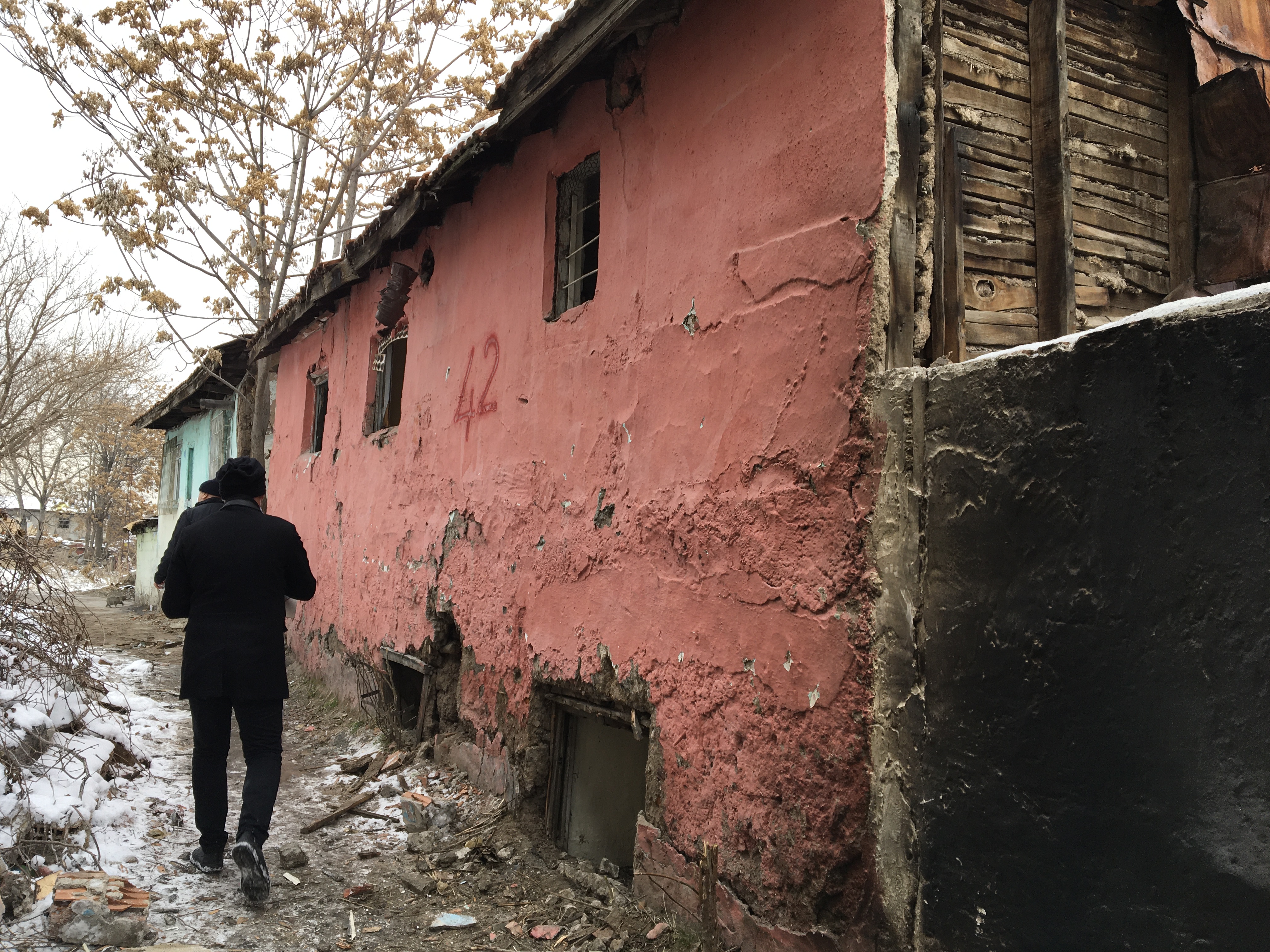 Evacuation and demolition notice for the building located at Atıfbey Mahallesi Sinanpaşa Sokak No: 268
