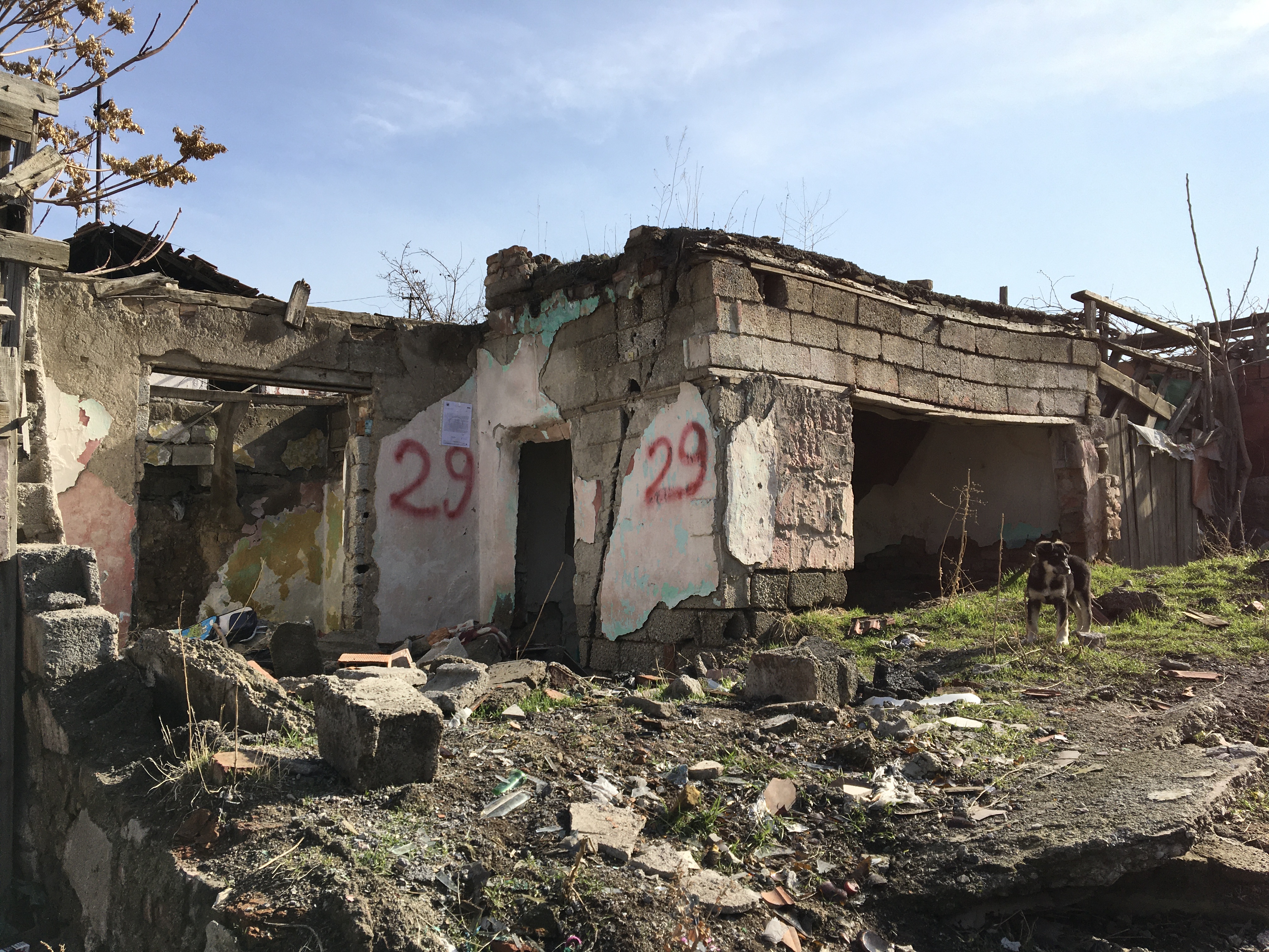 Evacuation and demolition notice for the building located at Atıfbey Mahallesi 120. Sokak No: 212