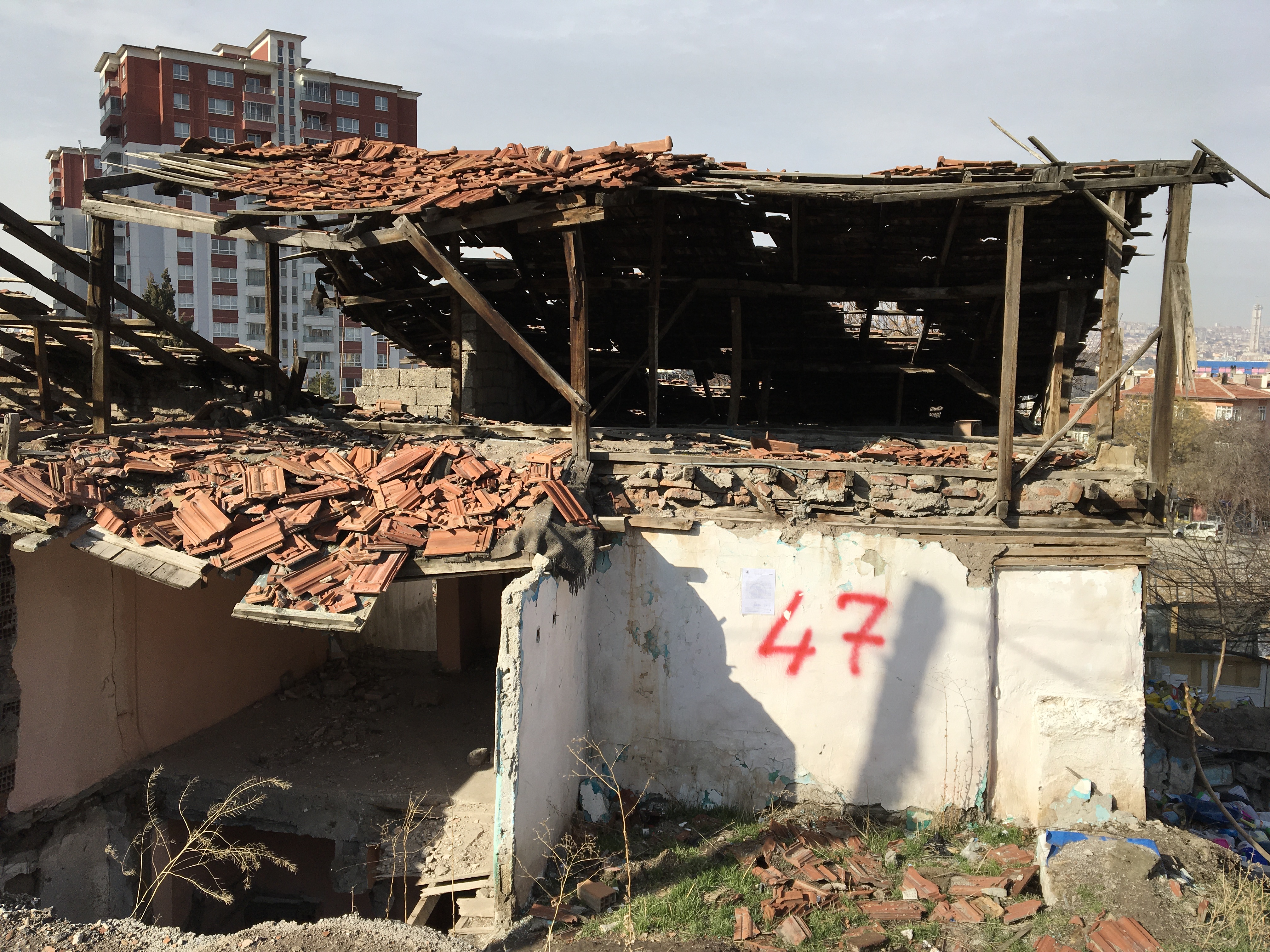 Evacuation and demolition notice for the building located at Atıfbey Mahallesi 81. Caddesi No: 9