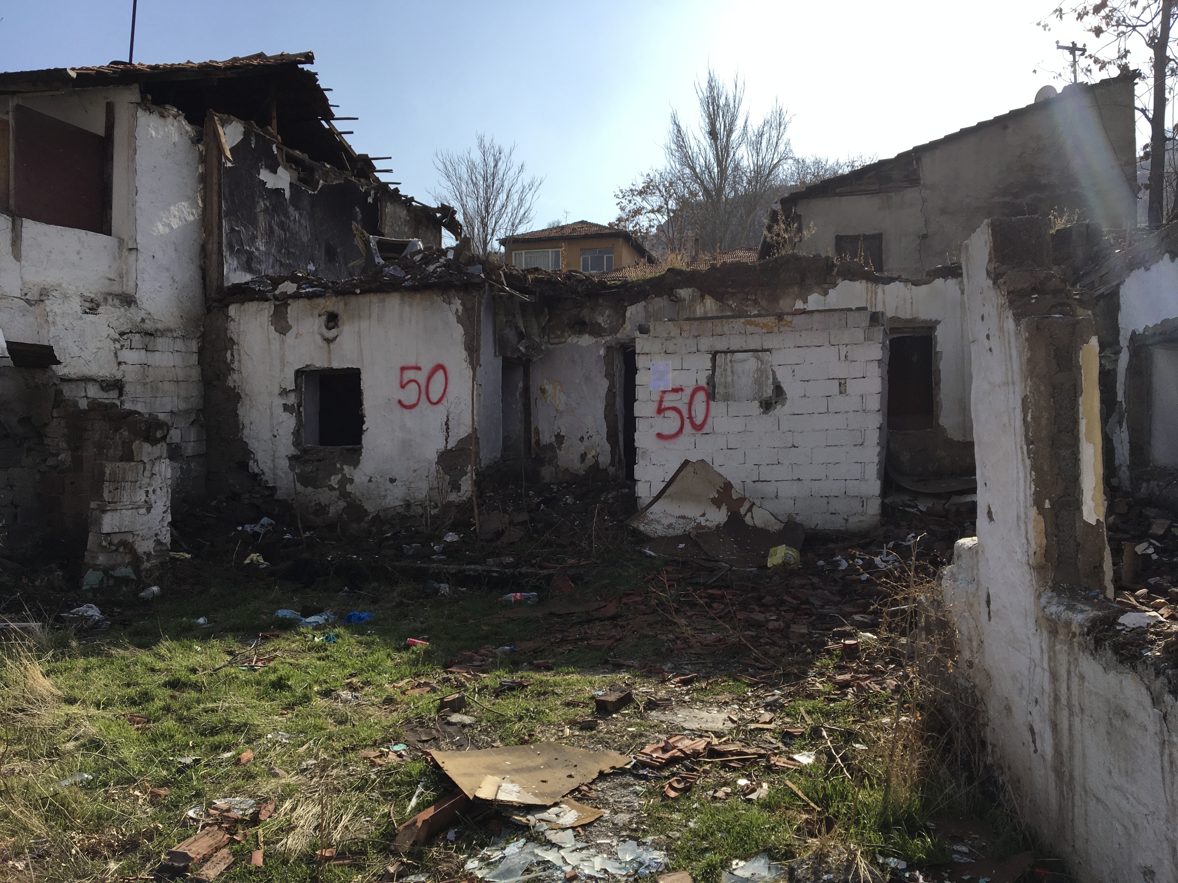 Evacuation and demolition notice for the building located at Atıfbey Mahallesi Küme Evleri No: 21