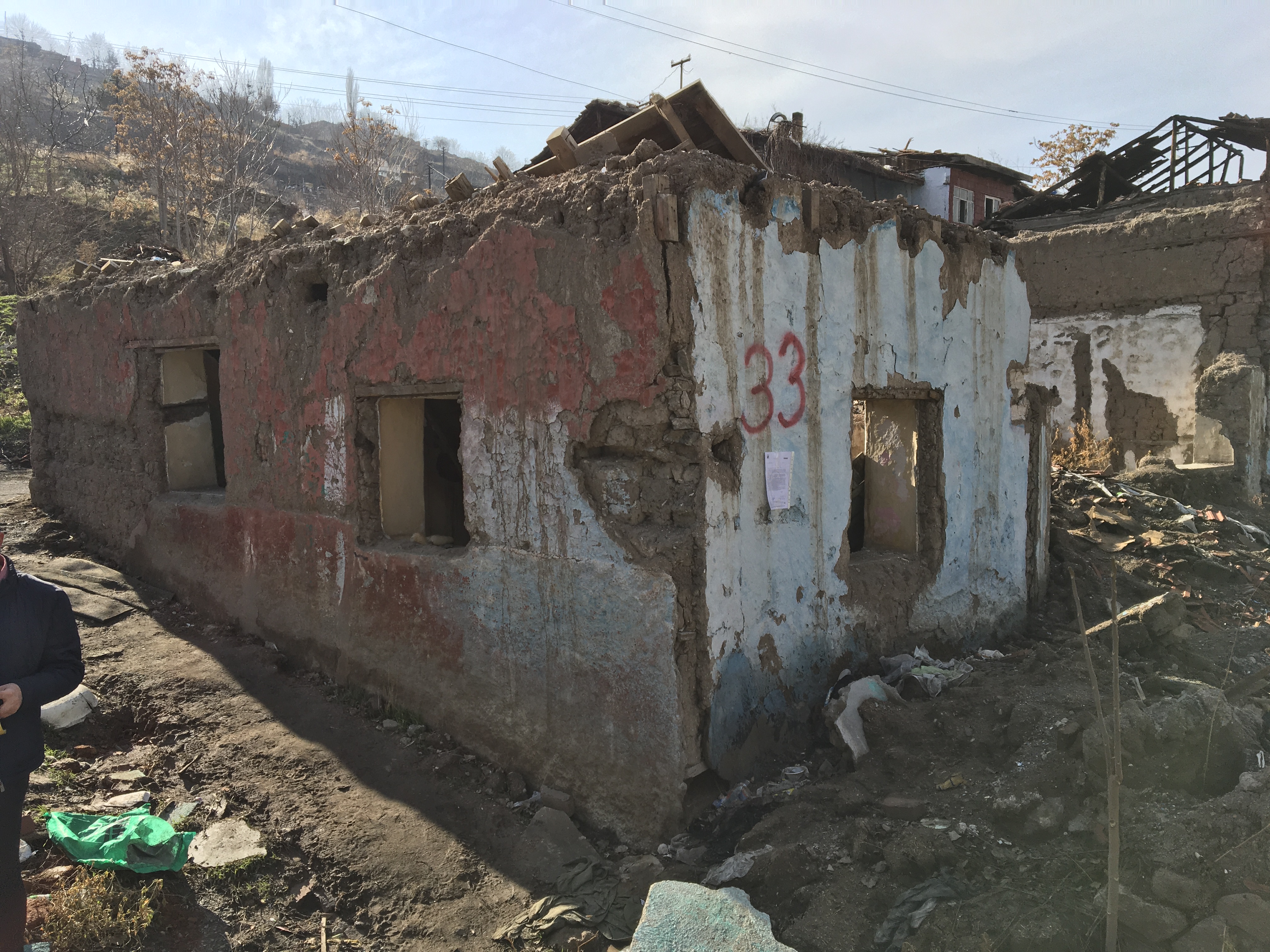 Evacuation and demolition notice for the building located at Atıfbey Mahallesi Sinanpaşa Sokak No: 109