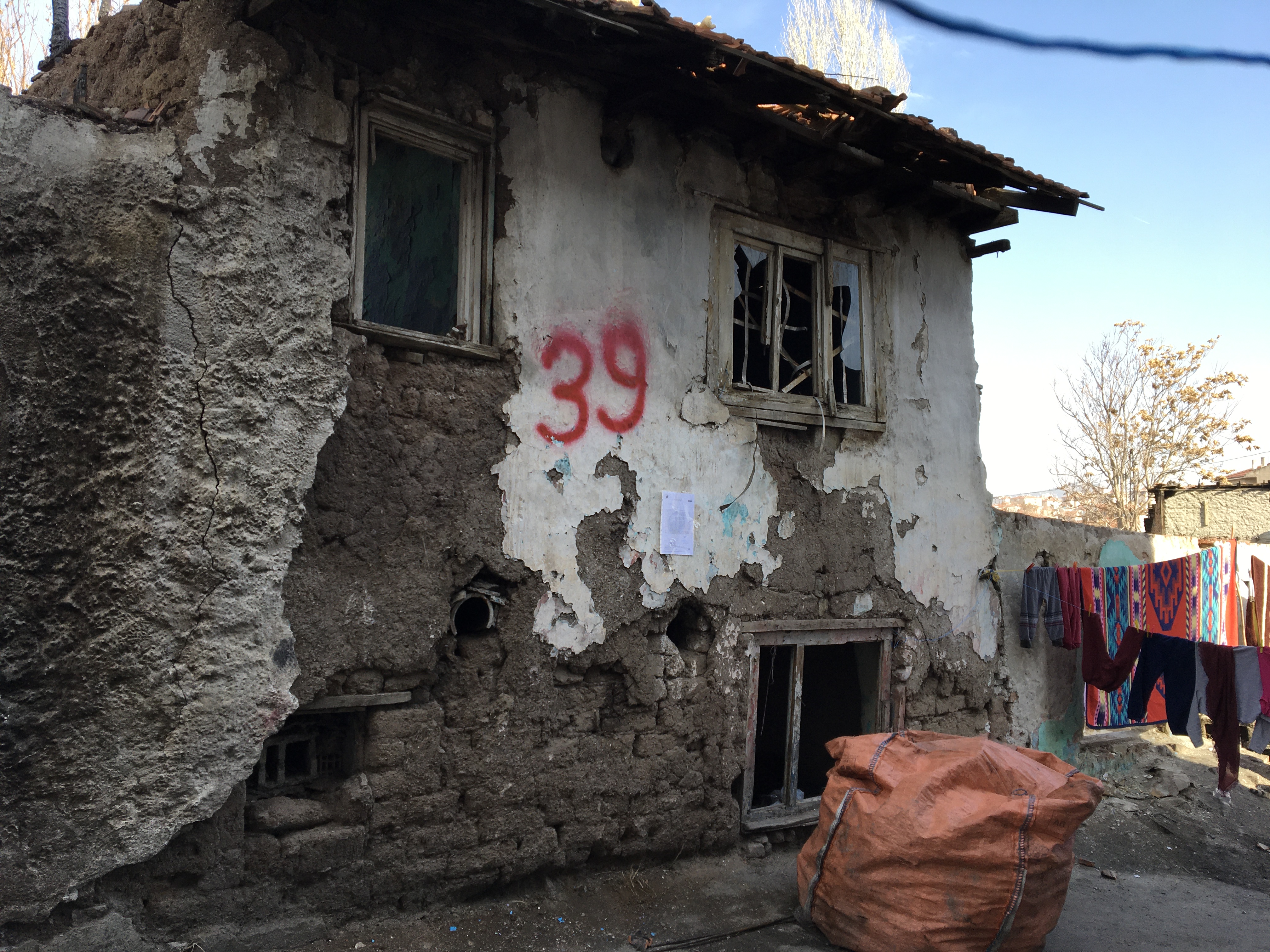 Evacuation and demolition notice for the building located at Atıfbey Mahallesi Sinanpaşa Sokak No: 261