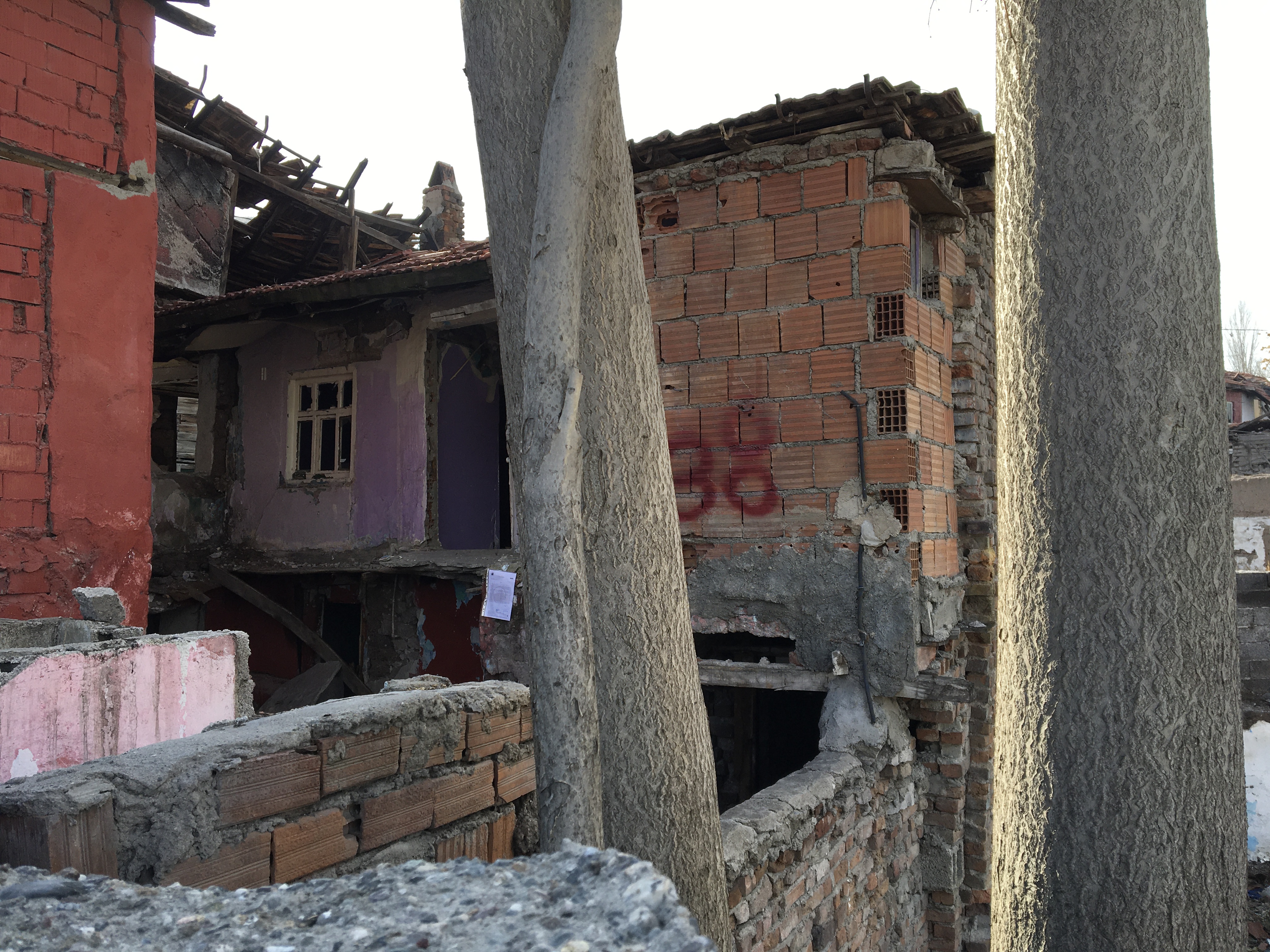 Evacuation and demolition notice for the building located at Atıfbey Mahallesi Sinanpaşa Sokak No: 254