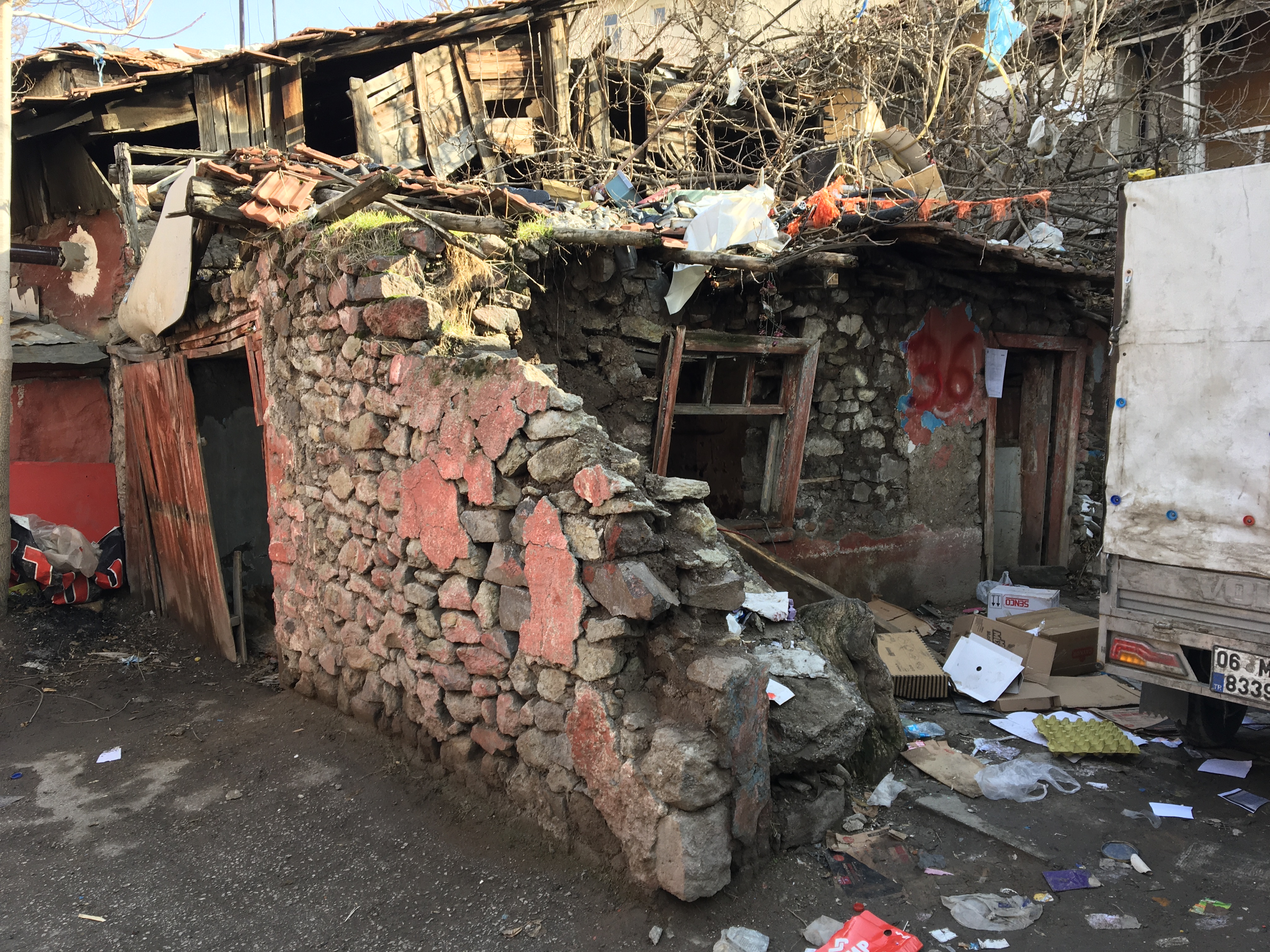 Evacuation and demolition notice for the building located at Atıfbey Mahallesi Doğanşehir Küme Evleri No: 147