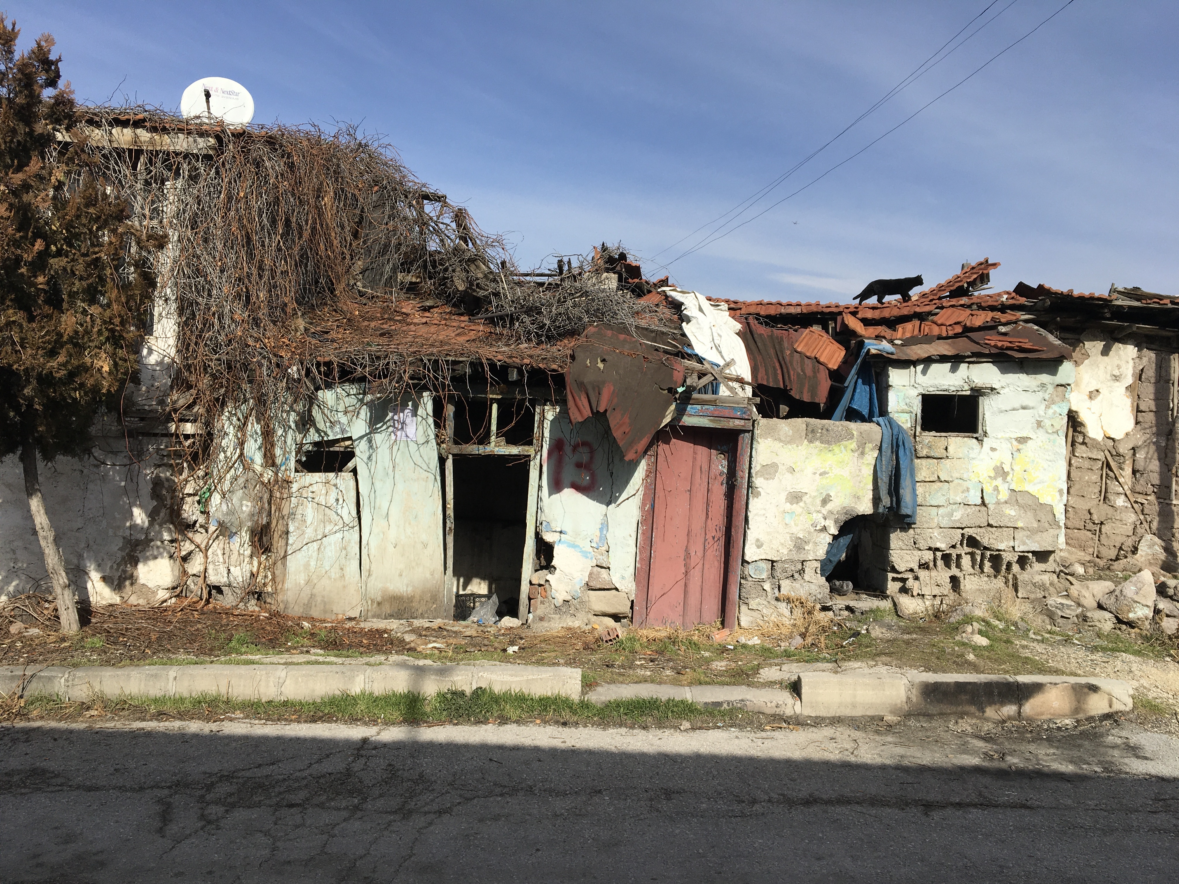 Evacuation and demolition notice for the building located at Atıfbey Mahallesi 65. Sokak No: 190