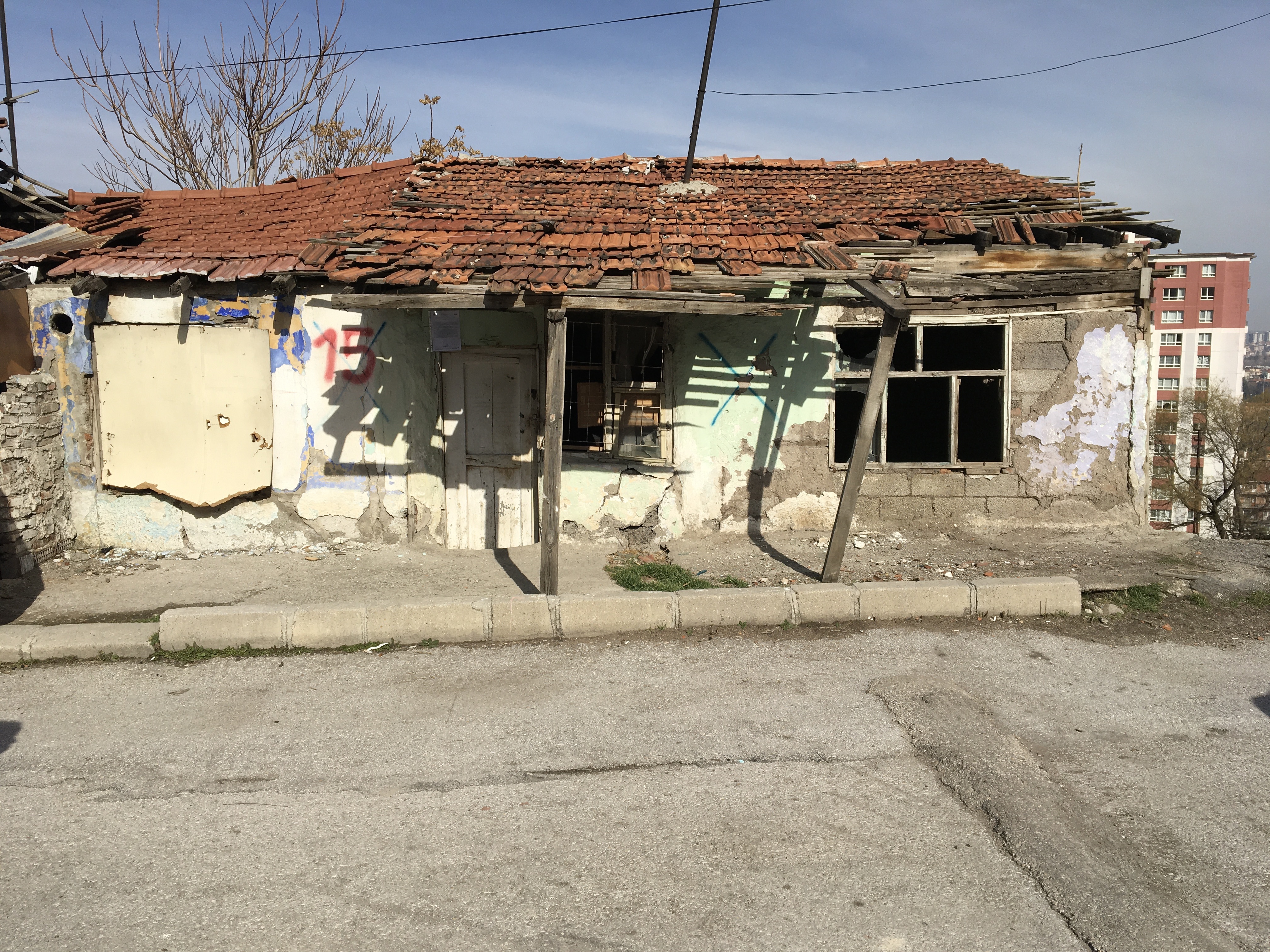 Evacuation and demolition notice for the building located at Atıfbey Mahallesi 65. Sokak No: 187
