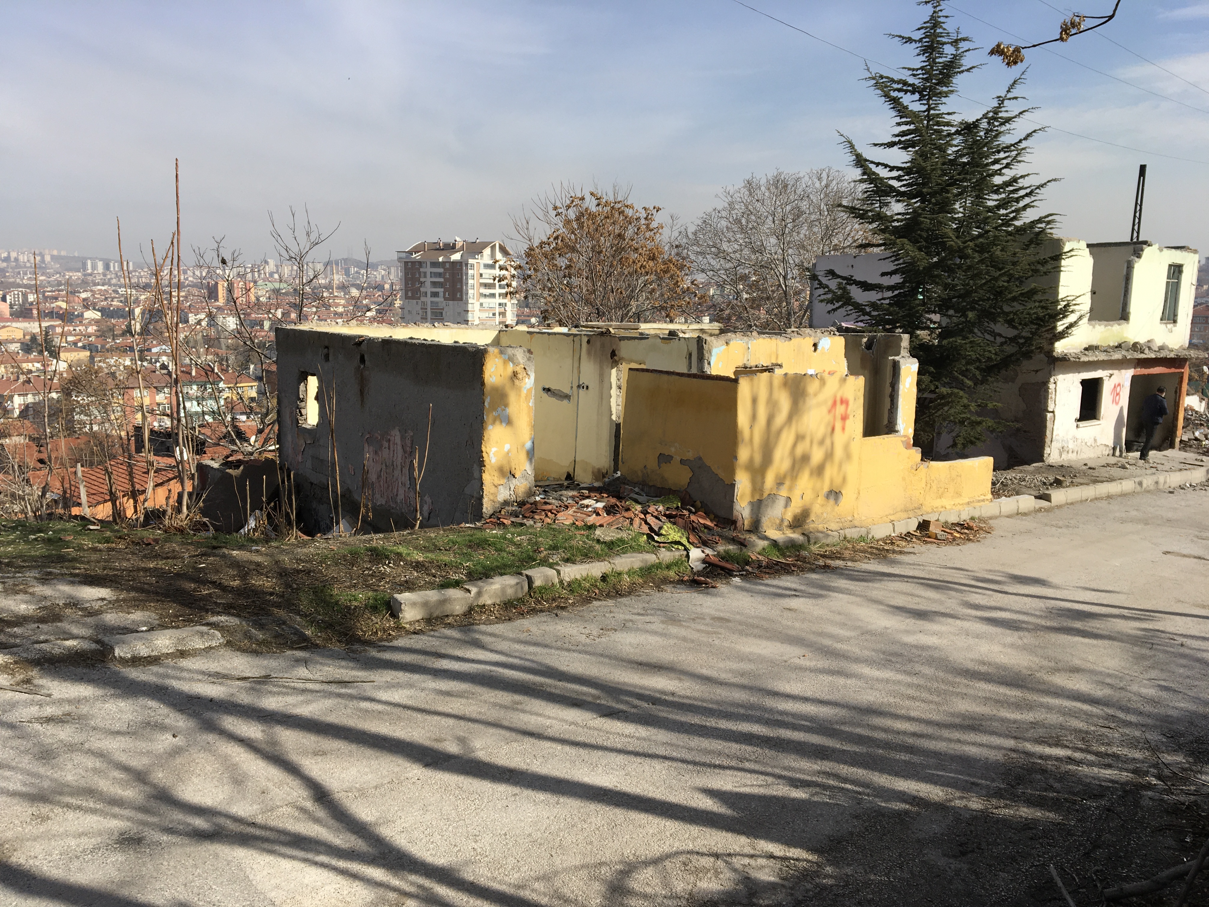 Evacuation and demolition notice for the building located at Atıfbey Mahallesi 65. Sokak No: 157
