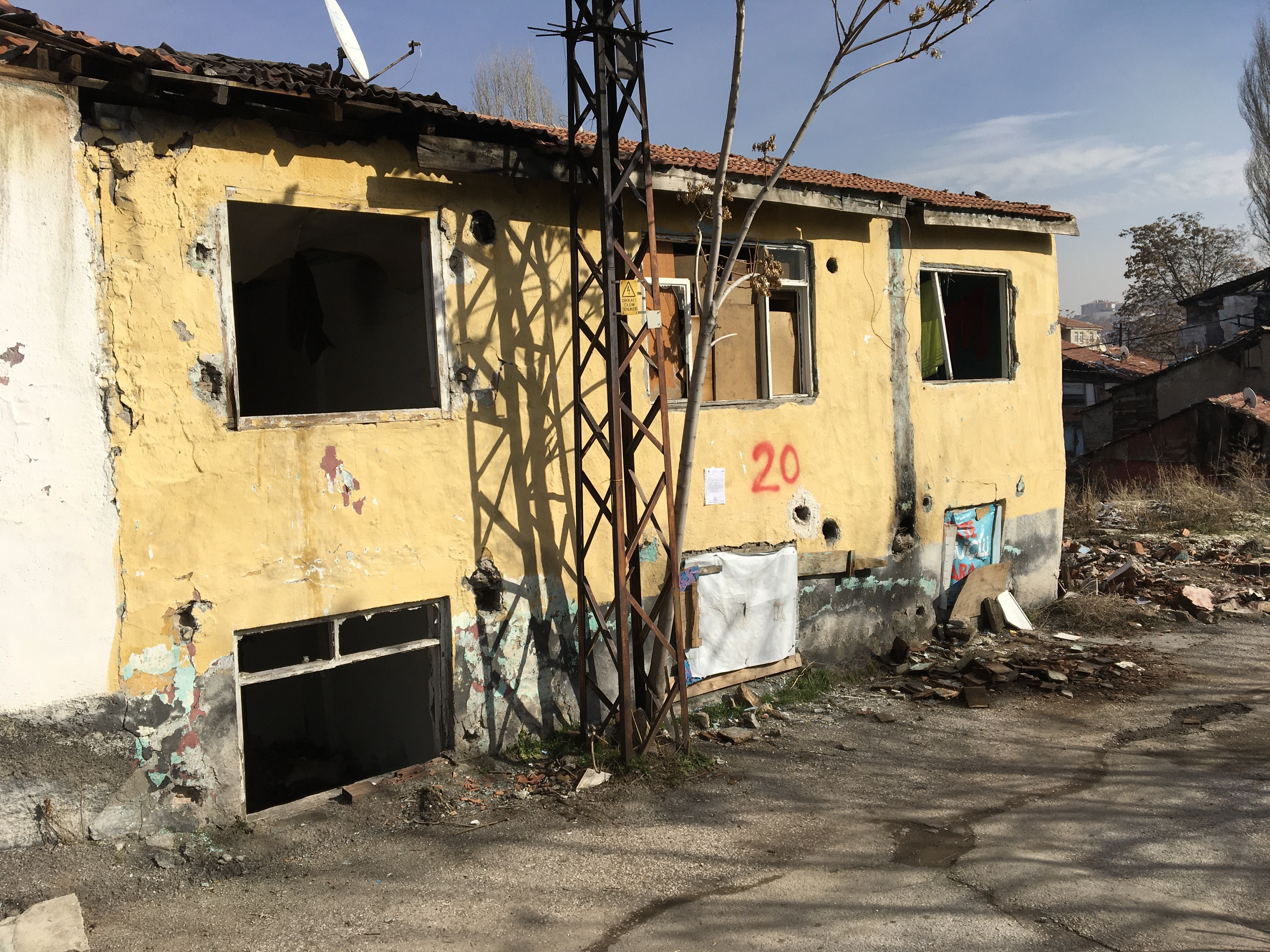 Evacuation and demolition notice for the building located at Atıfbey Mahallesi 100. Sokak No: 262