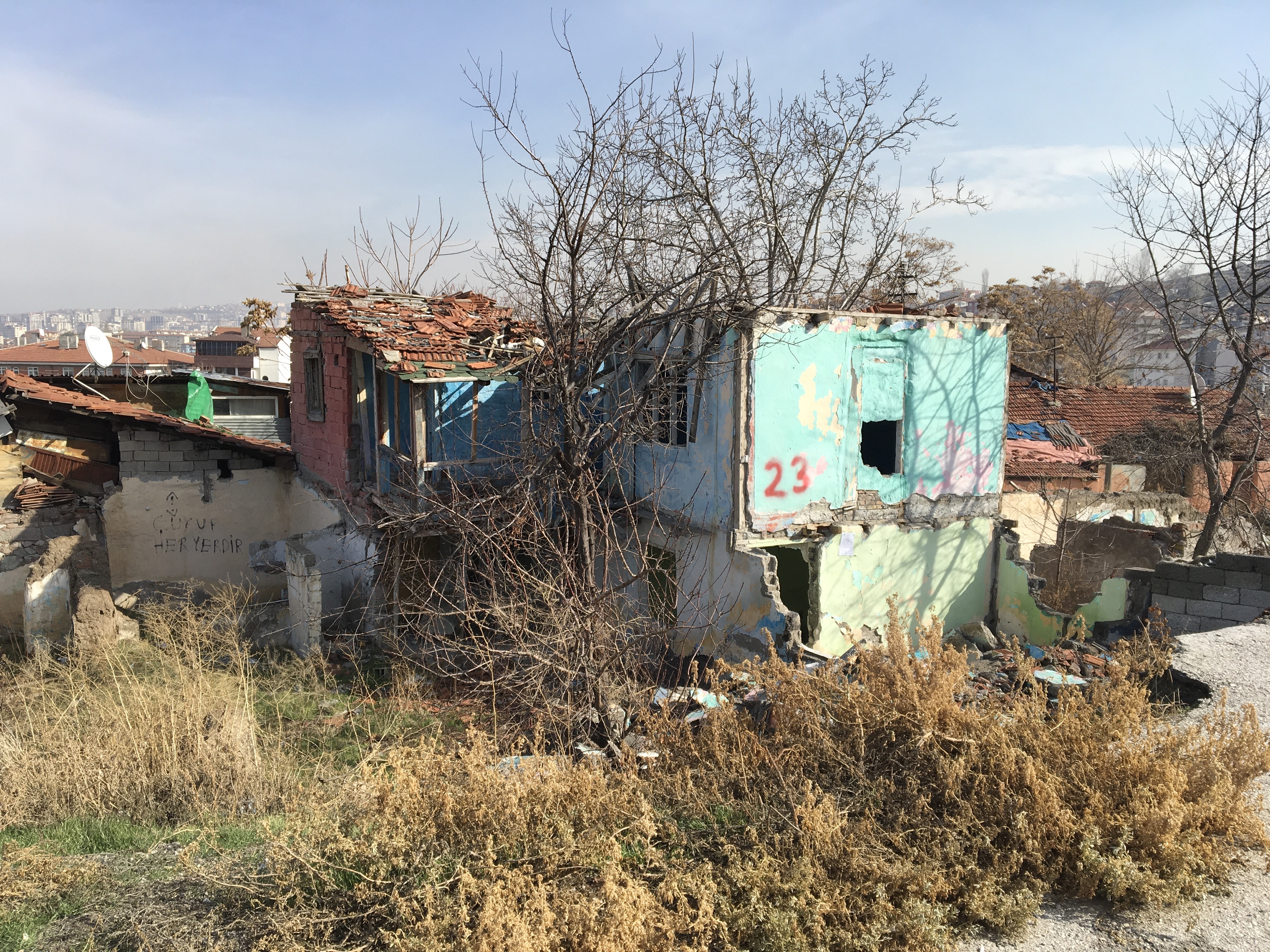 Evacuation and demolition notice for the building located at Atıfbey Mahallesi 120. Sokak No: 235