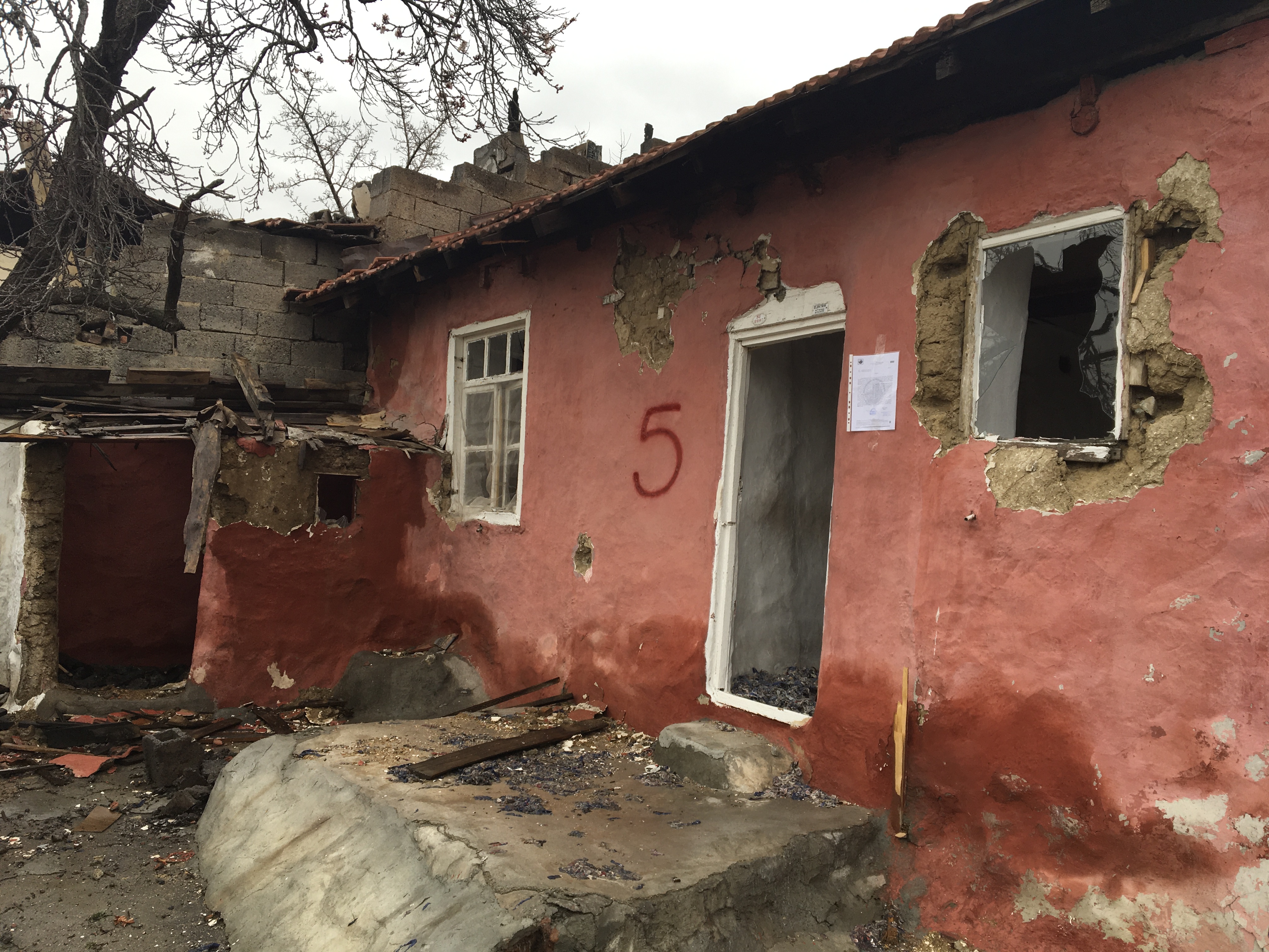 Evacuation and demolition notice for the building located in Gültepe Mahallesi Şile Sokak No:51