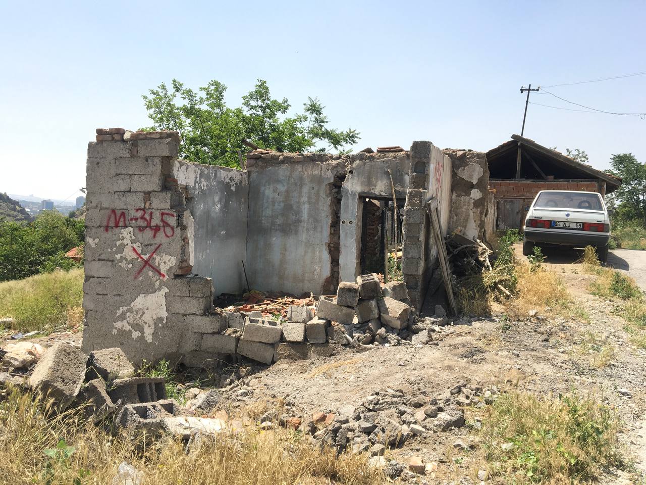 Gültepe District 748/2 Street No:Bila Demolition Notification