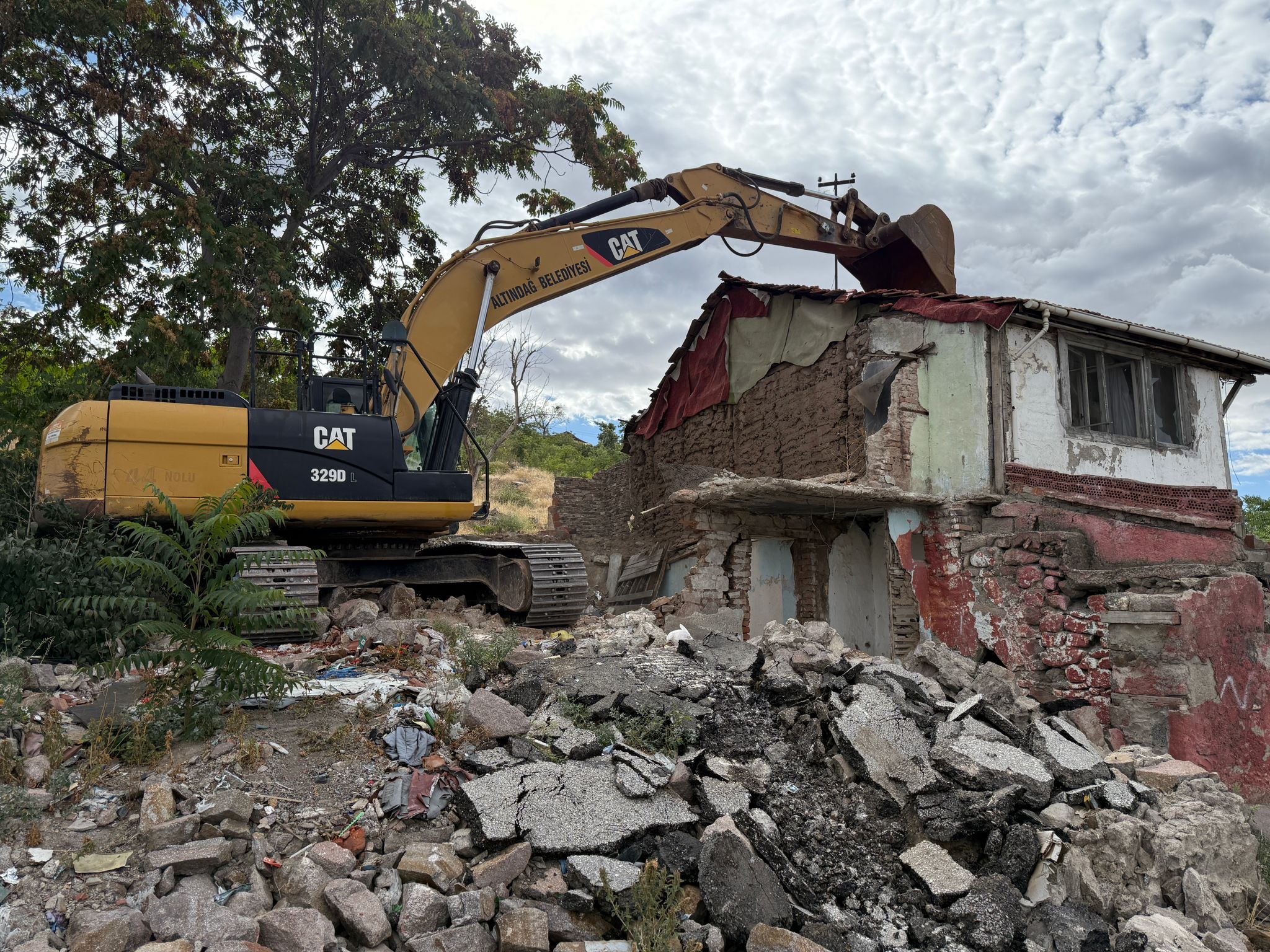 END TO DELEGATE BUILDING IN ALTındaĞ