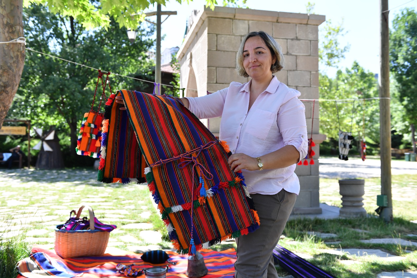 CİCİM WEAVING ART IS IN ALTINKÖY
