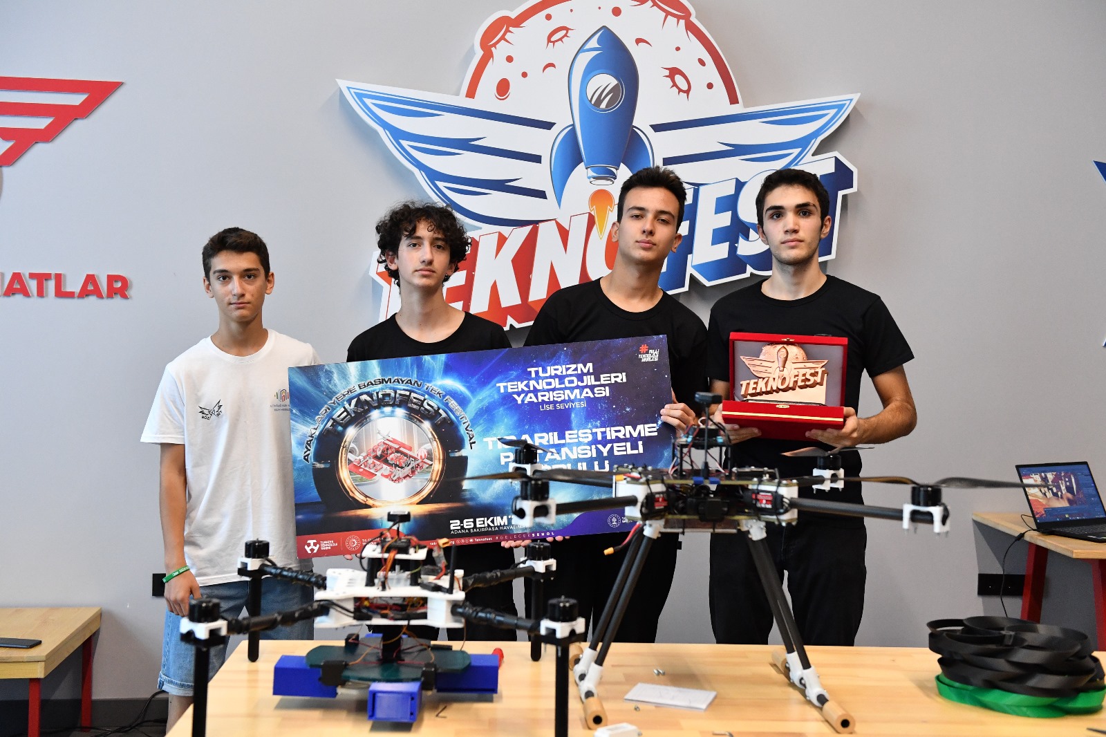 YOUNG PEOPLE FROM ALTındaĞ BREAKED LIKE A STORM AT TEKNOFEST
