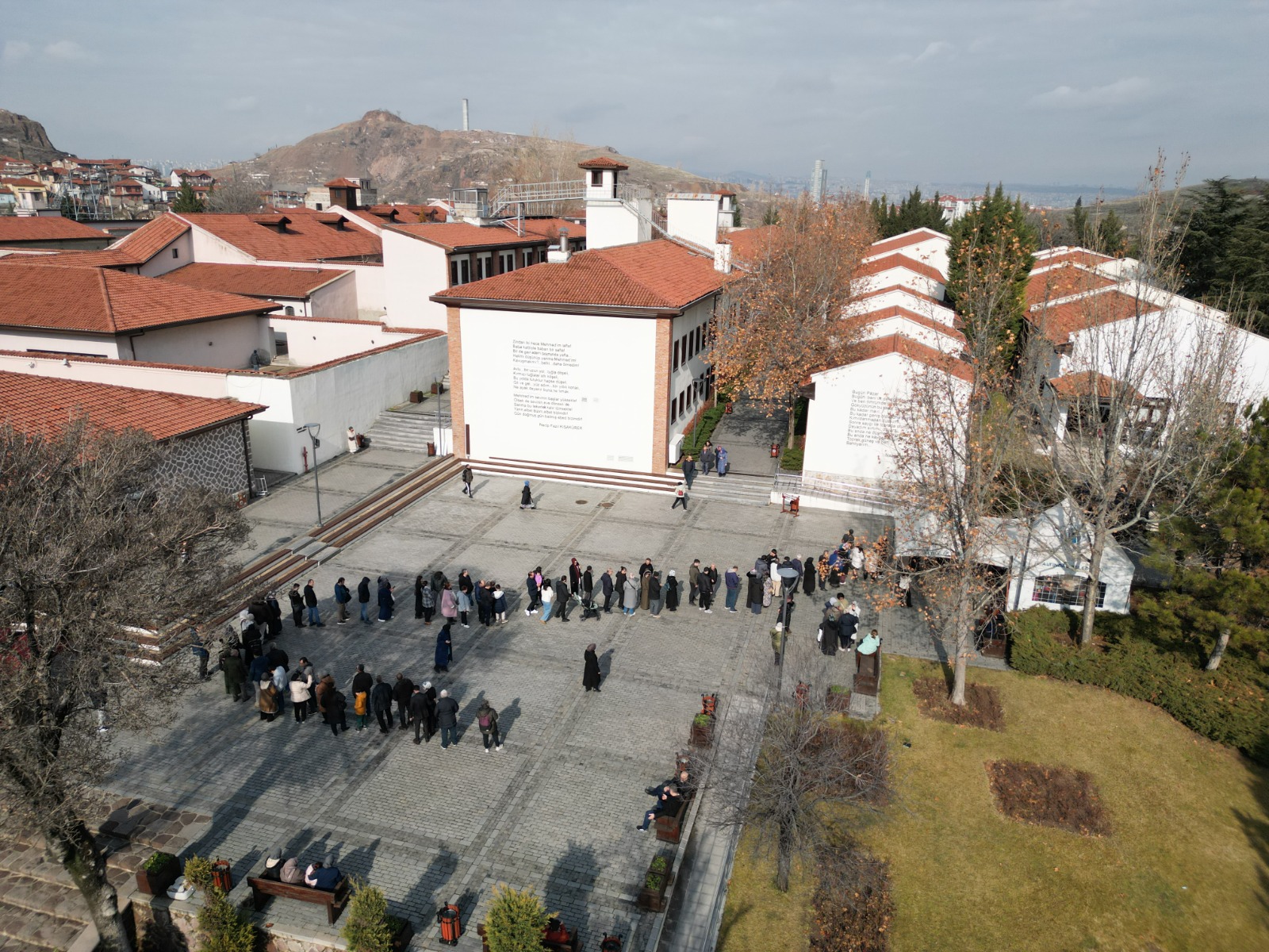 THE NUMBER OF VISITORS TO THE HOLY RELICS EXCEEDED 1 MILLION