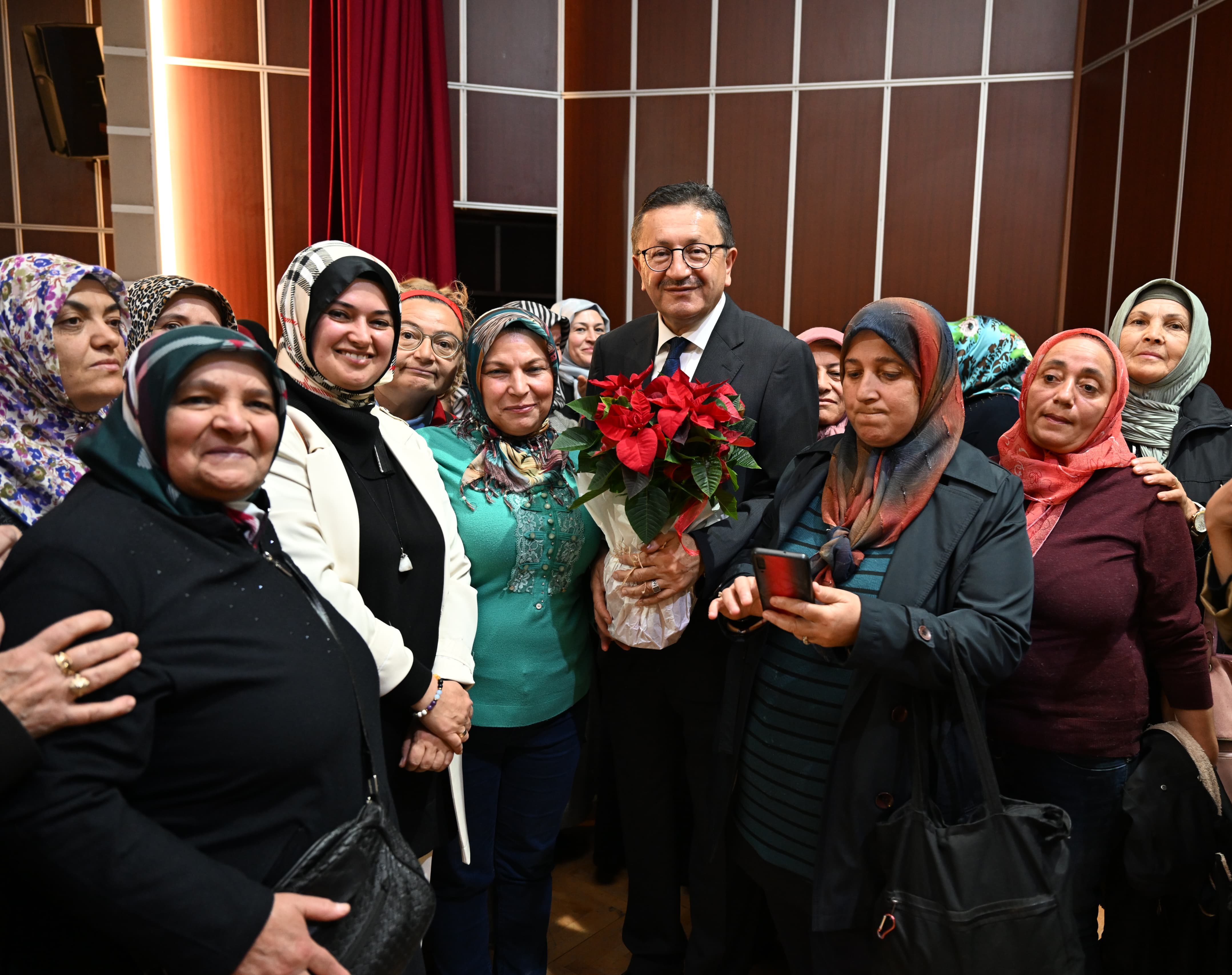 MAYOR TİRYAKİ WITH WOMEN FROM ALTİNĞLI