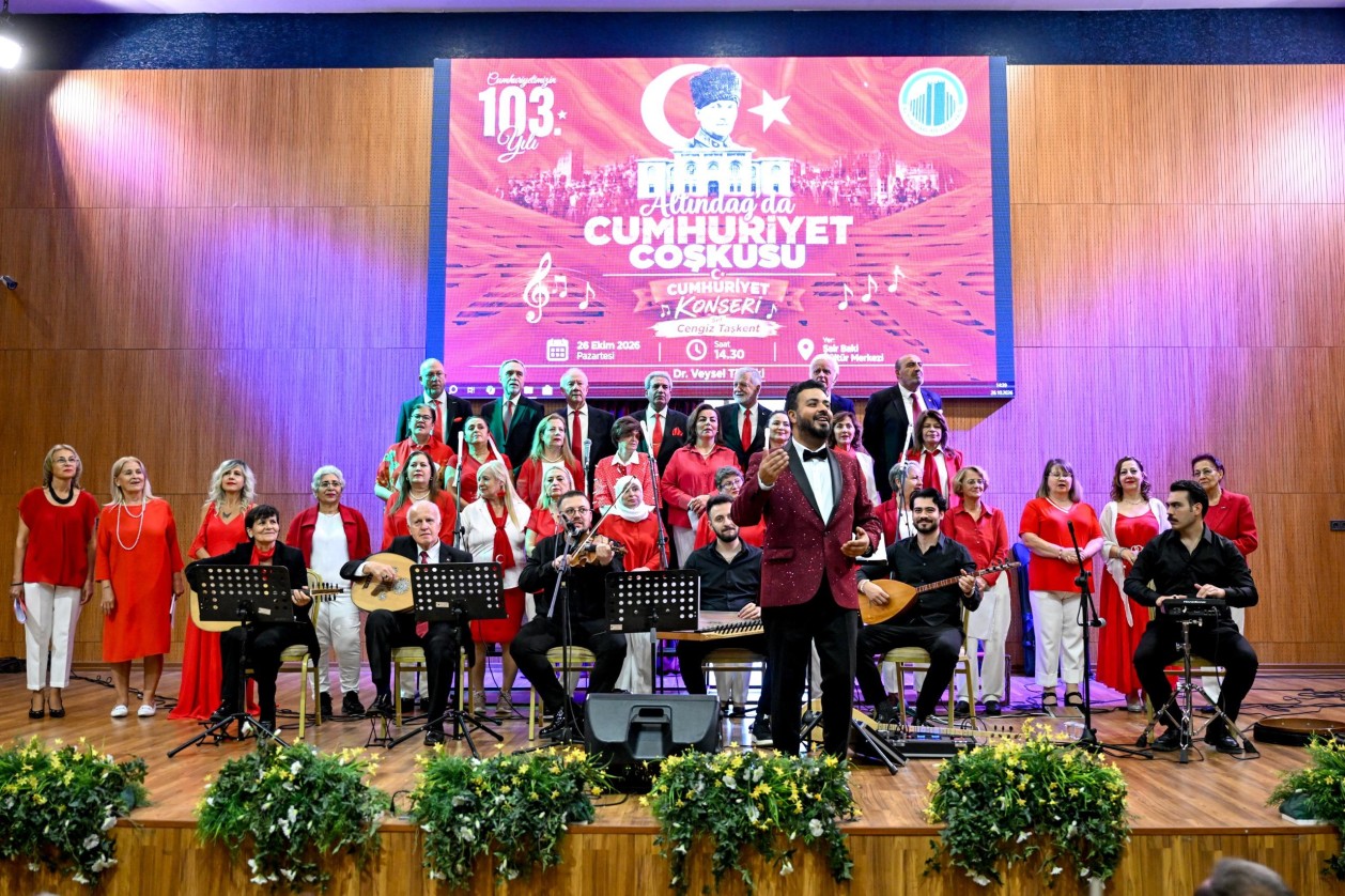 ALTINDAĞ’DA COŞKU DOLU CUMHURİYET KONSERİ