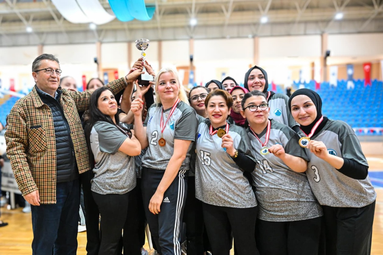 THE QUEENS OF THE COURT HAVE BEEN CROWNED IN ALTINDAĞ