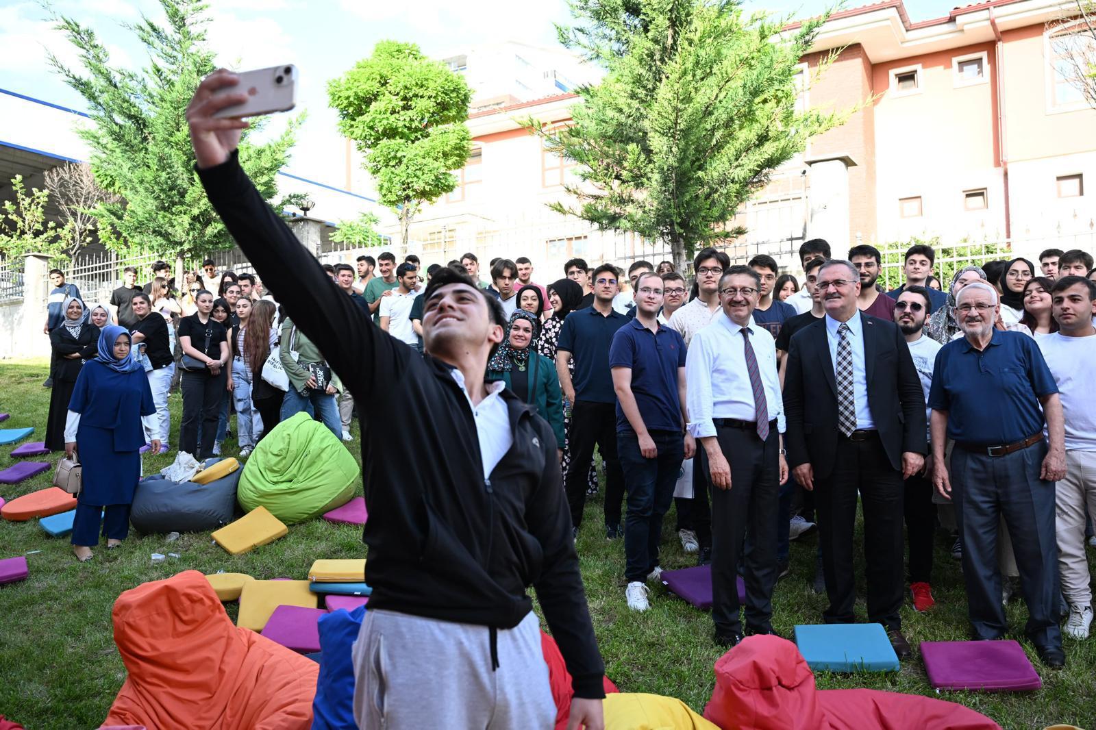 MAYOR TİYAKI MEET WITH YOUTH FROM ALTİNDAĞLI