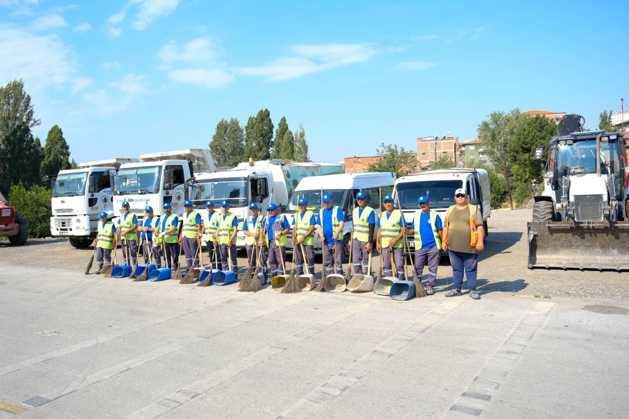 SİTELER’DE SABAH TEMİZLİĞİ
