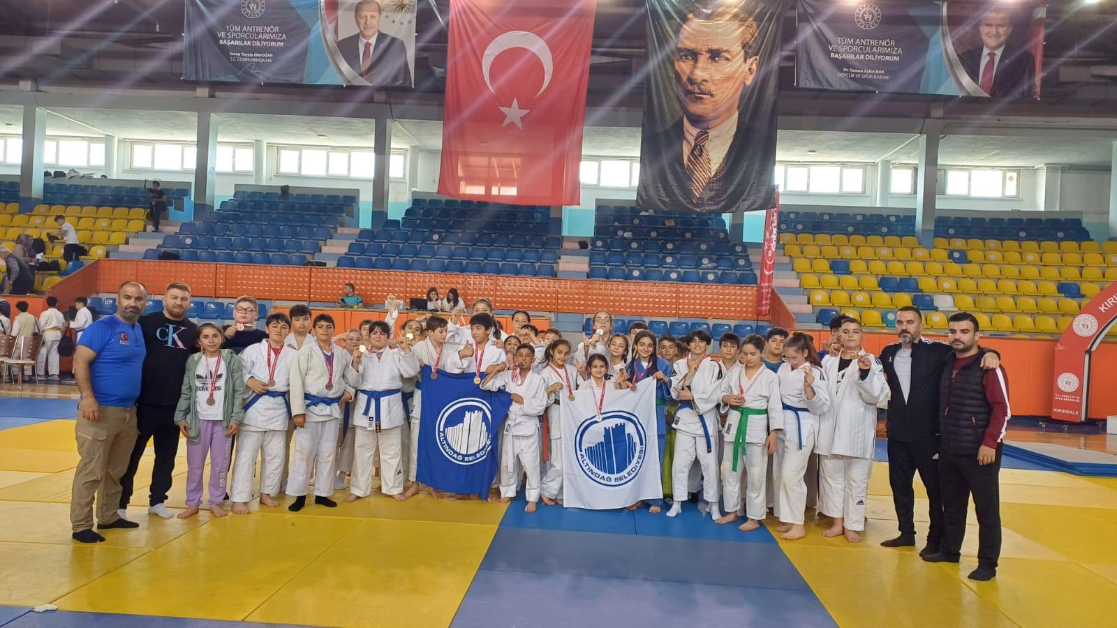ALTINDAGLI LITTLE JUDOISTS BECAME CHAMPIONS